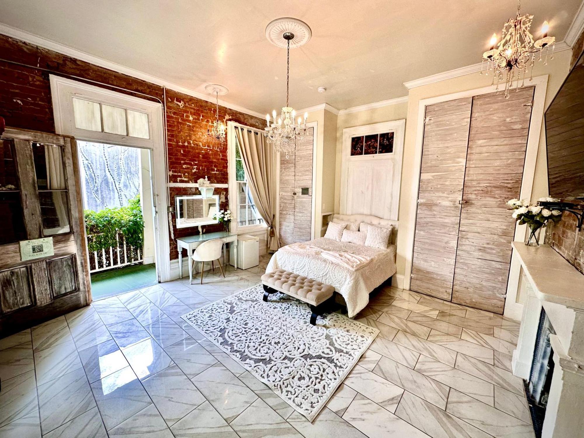 Fleur De Lis Mansion Bed & Breakfast นิวออร์ลีนส์ ภายนอก รูปภาพ